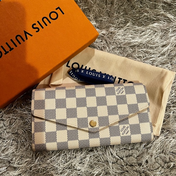 LOUIS VUITTON AZUR DAMIER SARAH WALLET LONG - Picture 8 of 11